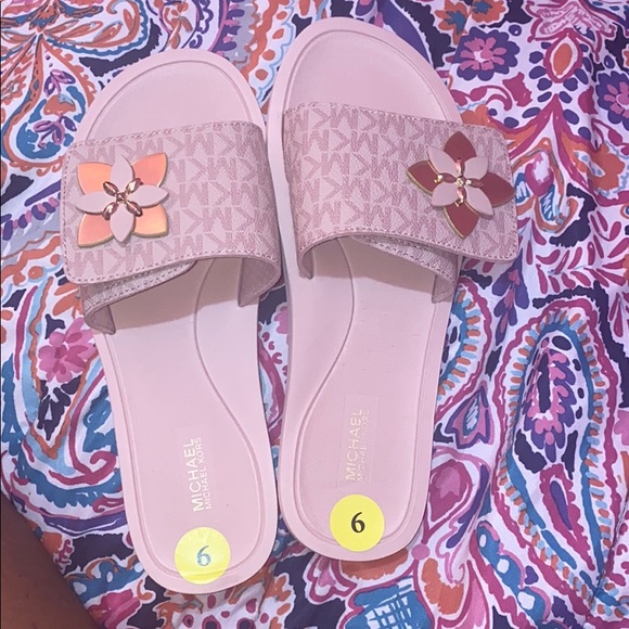 MK Sandals - Picture 1 of 1